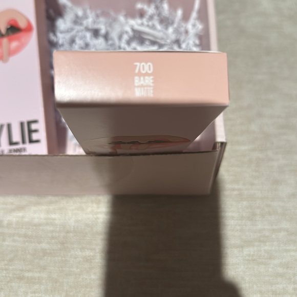 Kylie cosmetics Bare 700 matte brand new unused in the box lip kit. - Picture 3 of 6